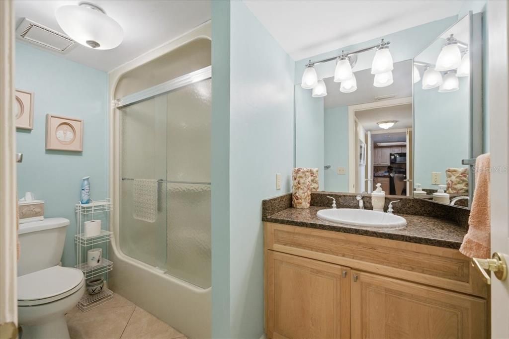 En Venta: $575,000 (2 camas, 2 baños, 1425 Pies cuadrados)