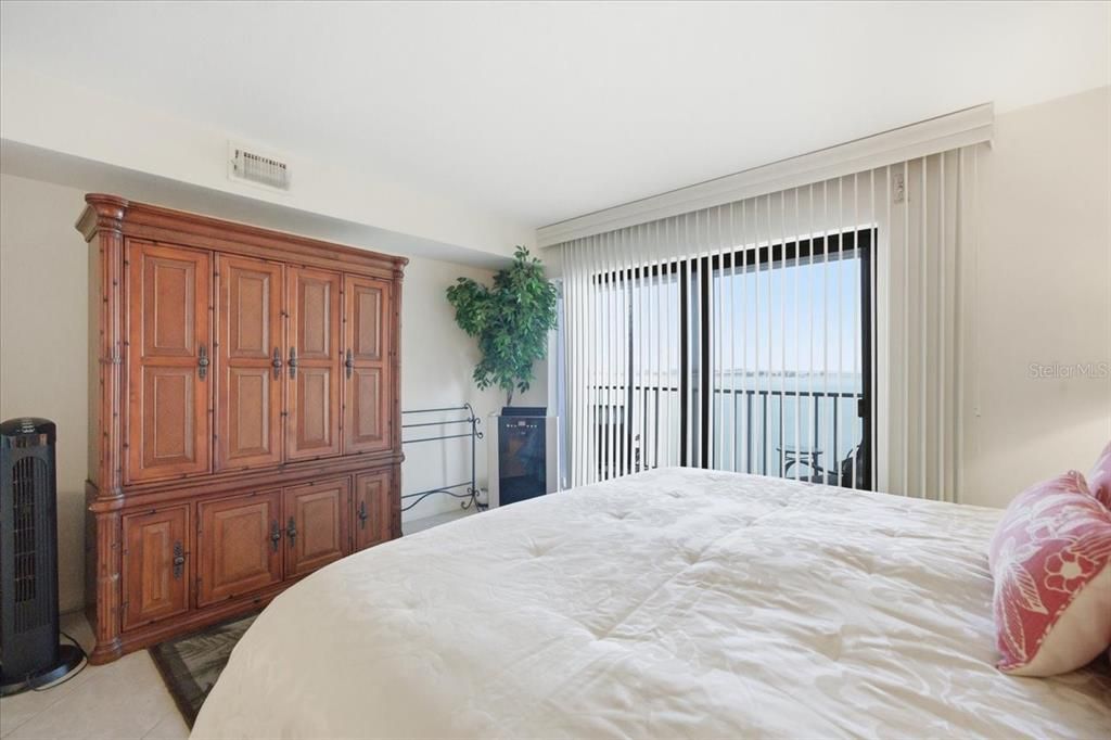 En Venta: $575,000 (2 camas, 2 baños, 1425 Pies cuadrados)