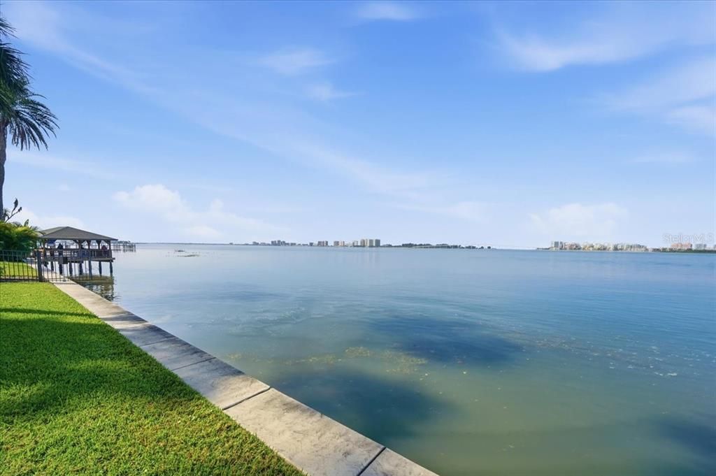 En Venta: $575,000 (2 camas, 2 baños, 1425 Pies cuadrados)