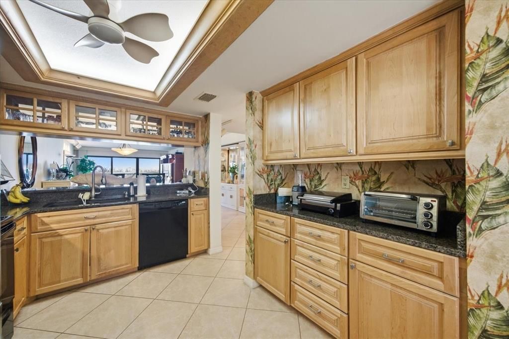 En Venta: $575,000 (2 camas, 2 baños, 1425 Pies cuadrados)