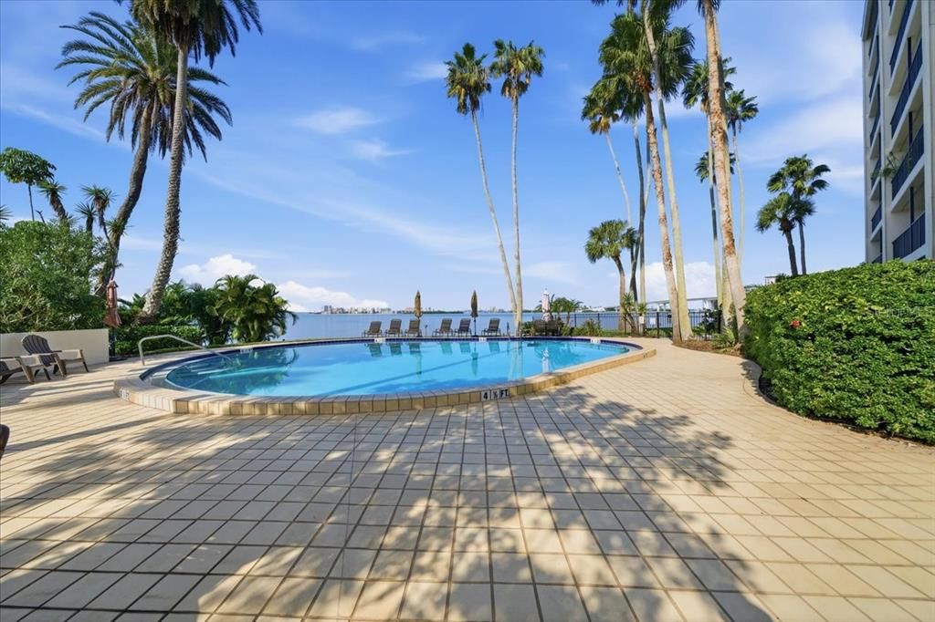 En Venta: $575,000 (2 camas, 2 baños, 1425 Pies cuadrados)