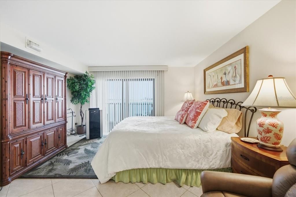 En Venta: $575,000 (2 camas, 2 baños, 1425 Pies cuadrados)