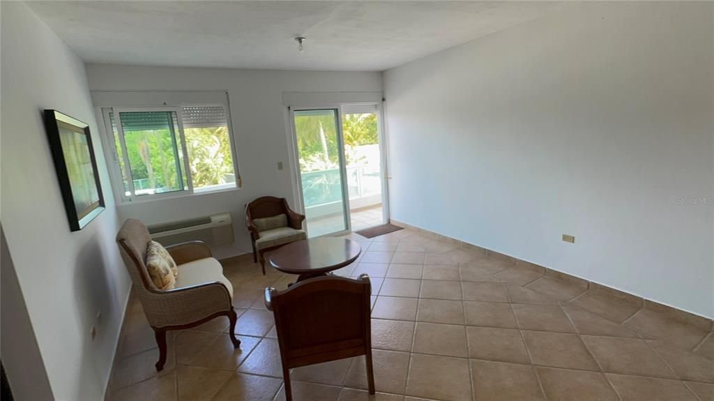 出租: $1,600 (2 贝兹, 2 浴室, 1200 平方英尺)