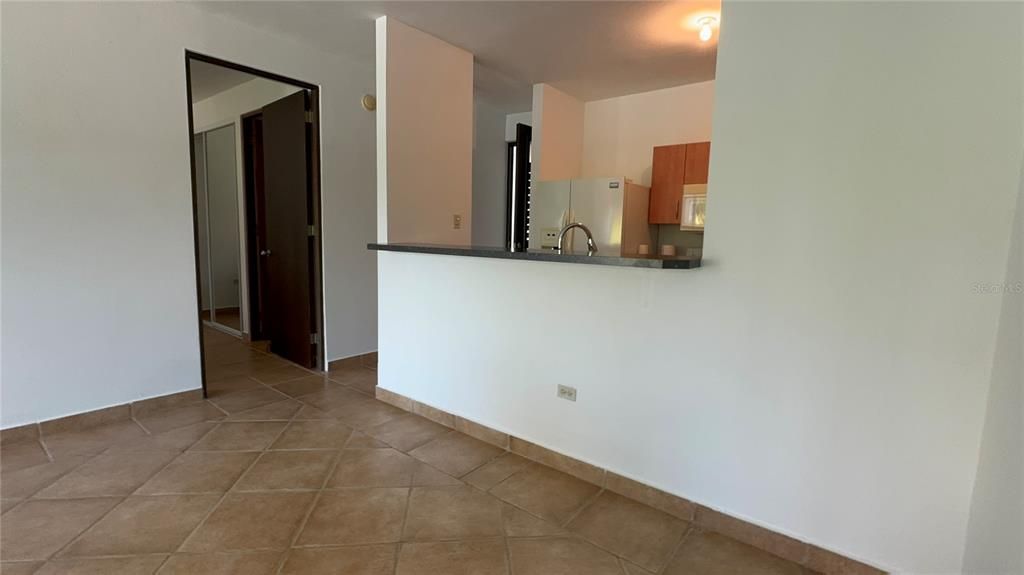 出租: $1,600 (2 贝兹, 2 浴室, 1200 平方英尺)