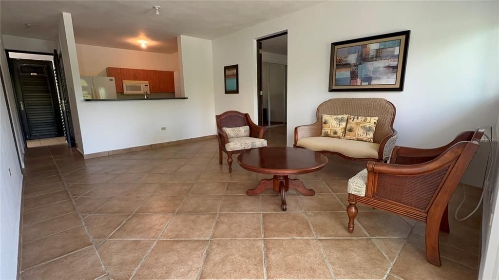 出租: $1,600 (2 贝兹, 2 浴室, 1200 平方英尺)