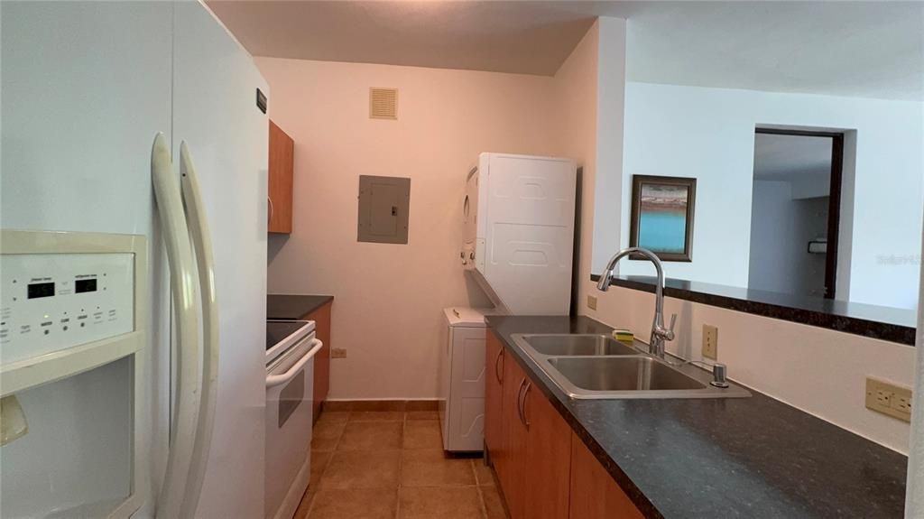 出租: $1,600 (2 贝兹, 2 浴室, 1200 平方英尺)