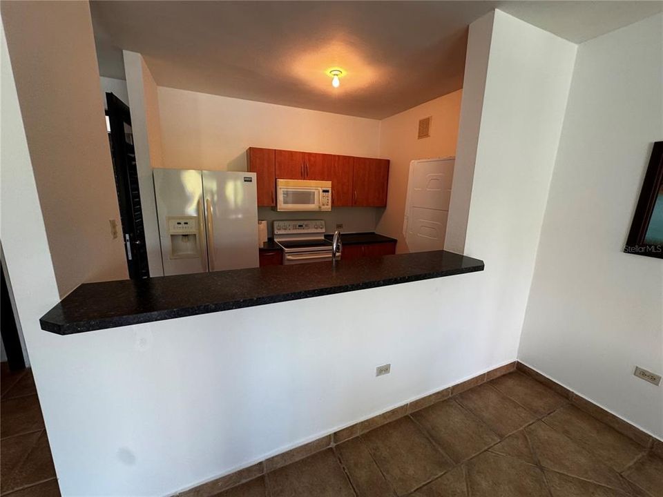 出租: $1,600 (2 贝兹, 2 浴室, 1200 平方英尺)