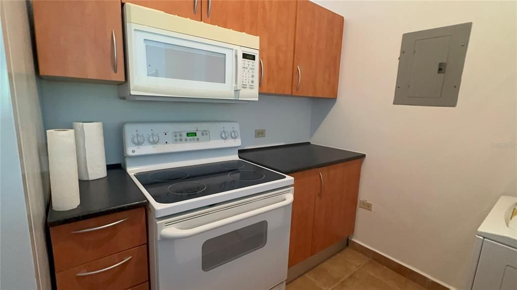 出租: $1,600 (2 贝兹, 2 浴室, 1200 平方英尺)