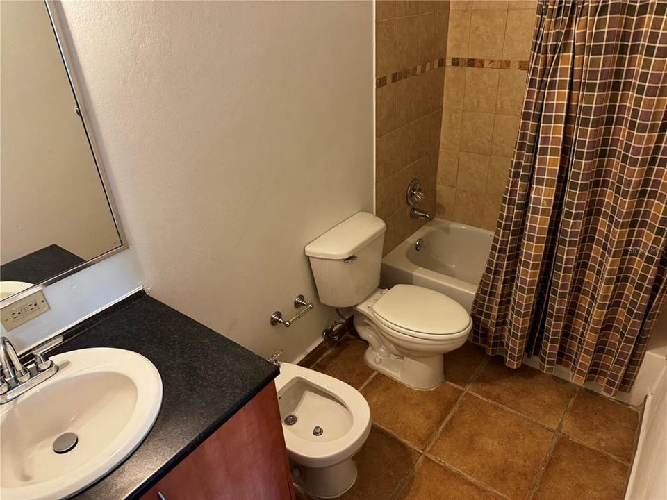 出租: $1,600 (2 贝兹, 2 浴室, 1200 平方英尺)