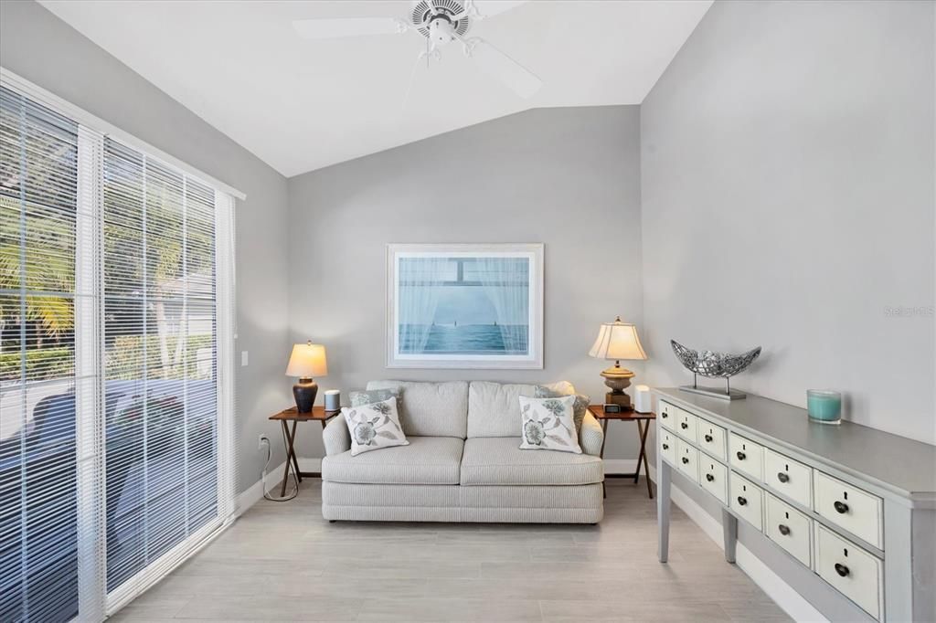 待售: $475,000 (2 贝兹, 2 浴室, 1721 平方英尺)