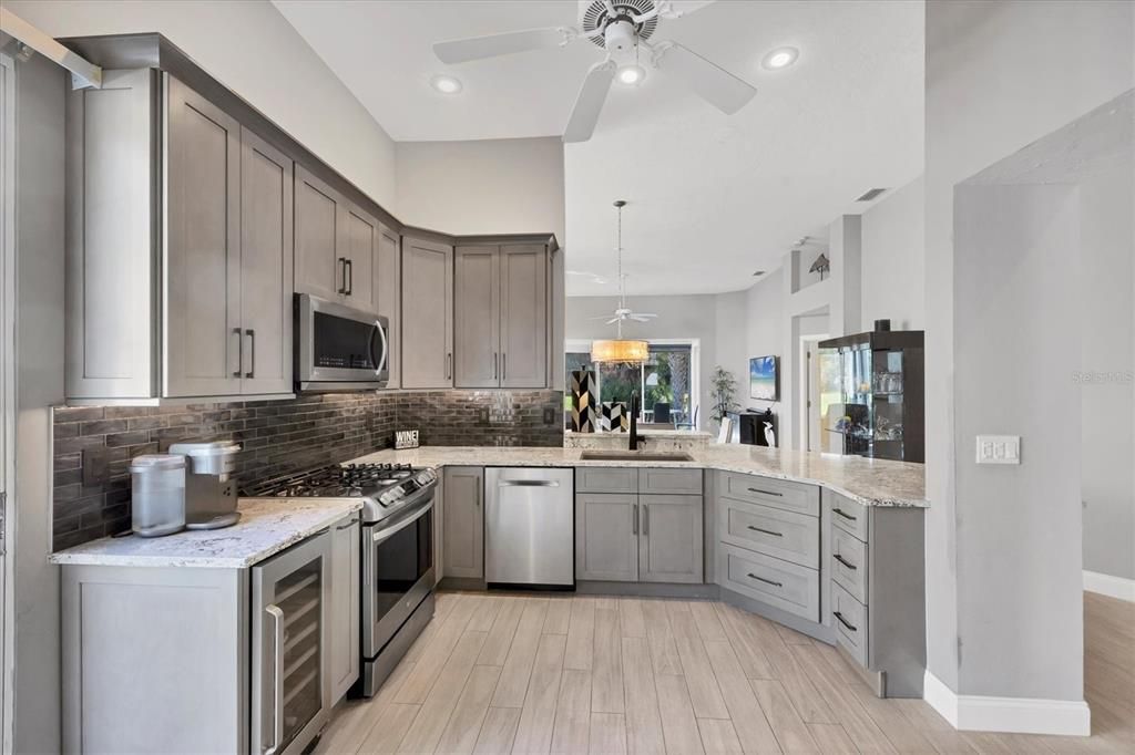 待售: $475,000 (2 贝兹, 2 浴室, 1721 平方英尺)