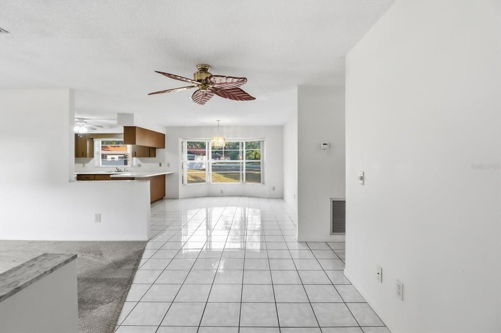 待售: $199,000 (2 贝兹, 1 浴室, 1154 平方英尺)