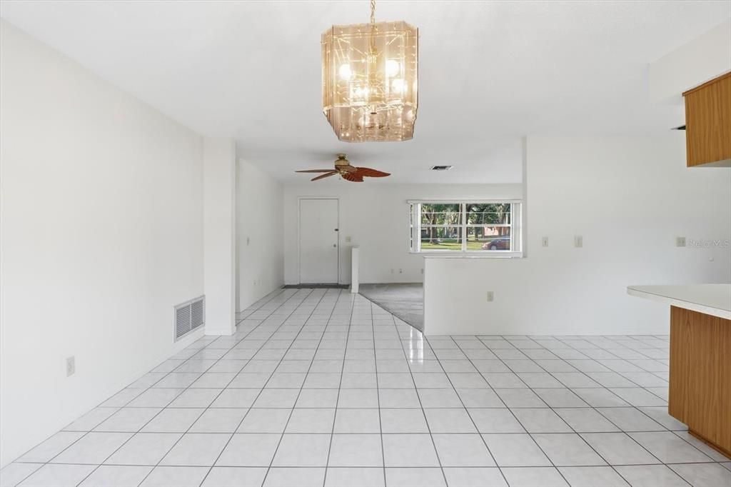 待售: $199,000 (2 贝兹, 1 浴室, 1154 平方英尺)