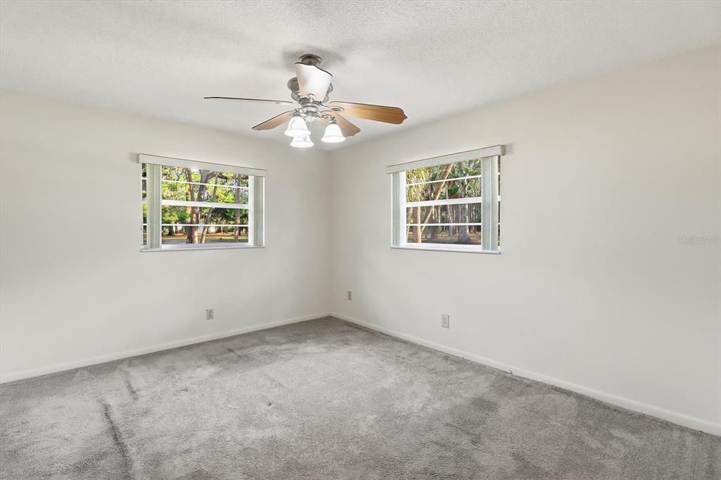 待售: $199,000 (2 贝兹, 1 浴室, 1154 平方英尺)