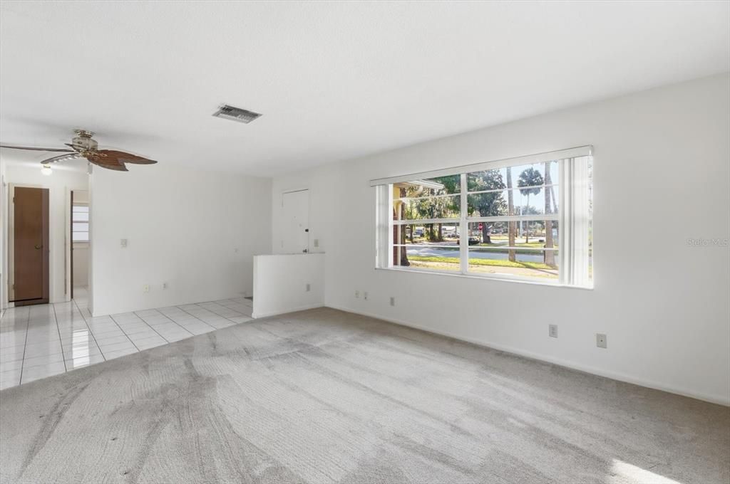 待售: $199,000 (2 贝兹, 1 浴室, 1154 平方英尺)