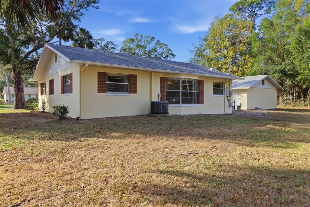 待售: $199,000 (2 贝兹, 1 浴室, 1154 平方英尺)