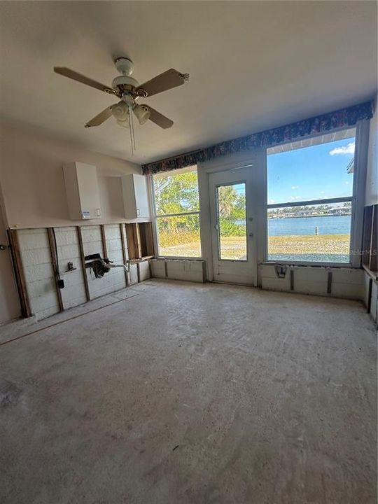 На продажу: $1,650,000 (2 спален, 2 ванн, 1496 Квадратных фут)