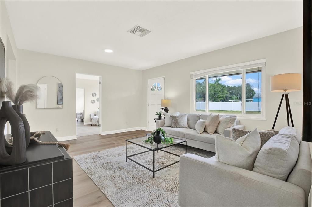 For Sale: $349,000 (3 beds, 2 baths, 1320 Square Feet)