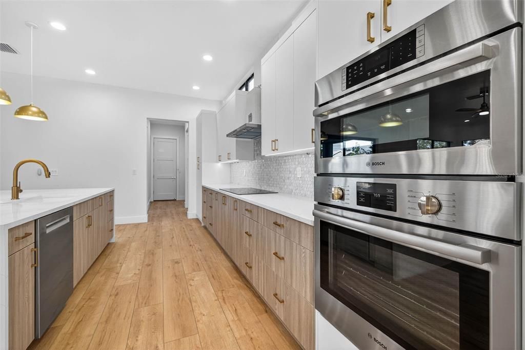 For Sale: $1,099,000 (4 beds, 4 baths, 3182 Square Feet)