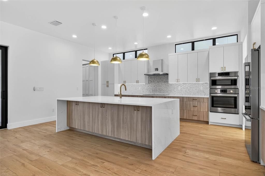 For Sale: $1,099,000 (4 beds, 4 baths, 3182 Square Feet)