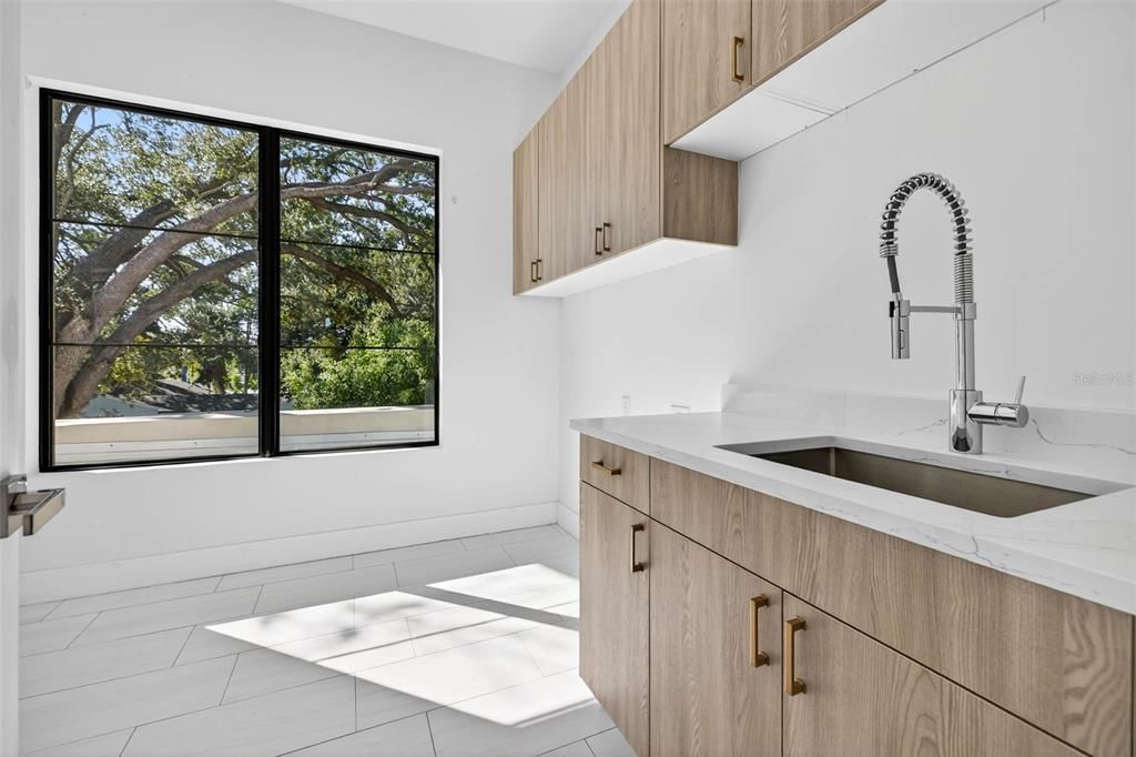 For Sale: $1,099,000 (4 beds, 4 baths, 3182 Square Feet)