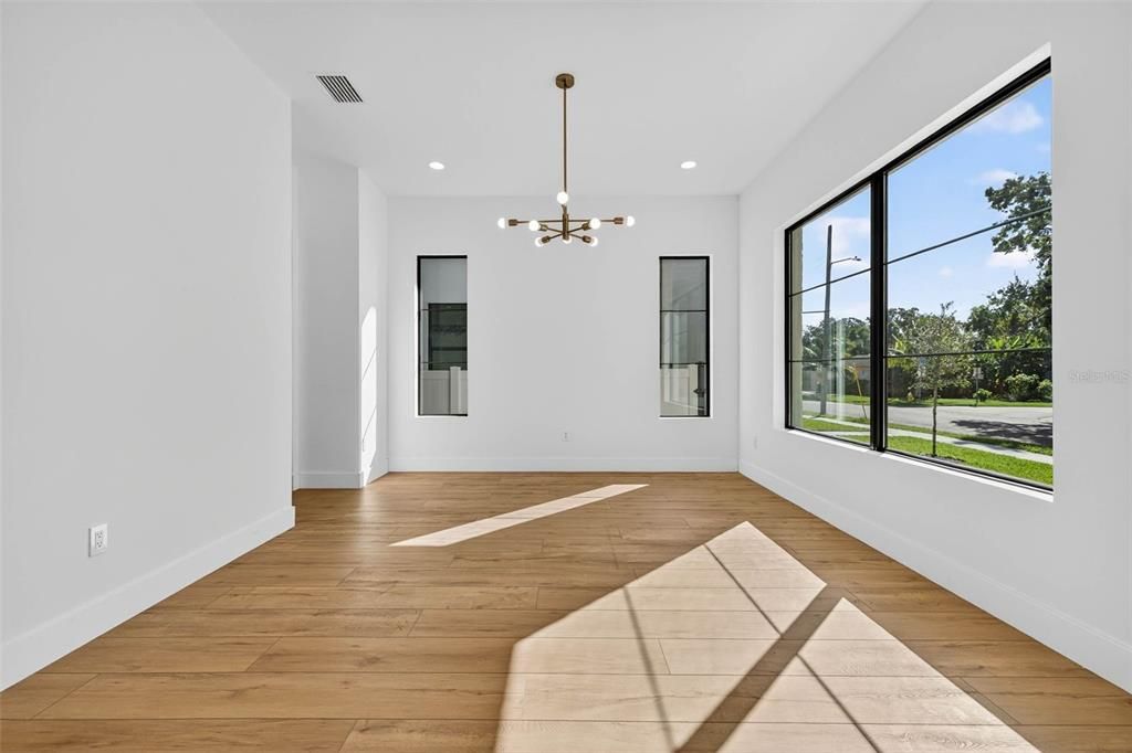 For Sale: $1,099,000 (4 beds, 4 baths, 3182 Square Feet)