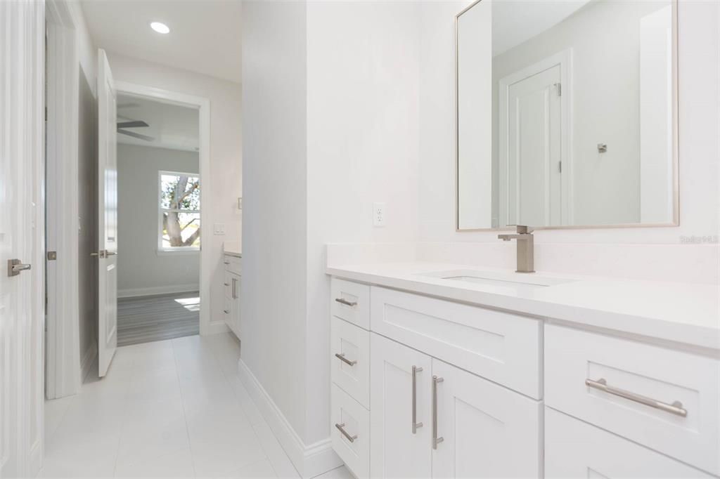 На продажу: $1,100,000 (4 спален, 3 ванн, 2697 Квадратных фут)