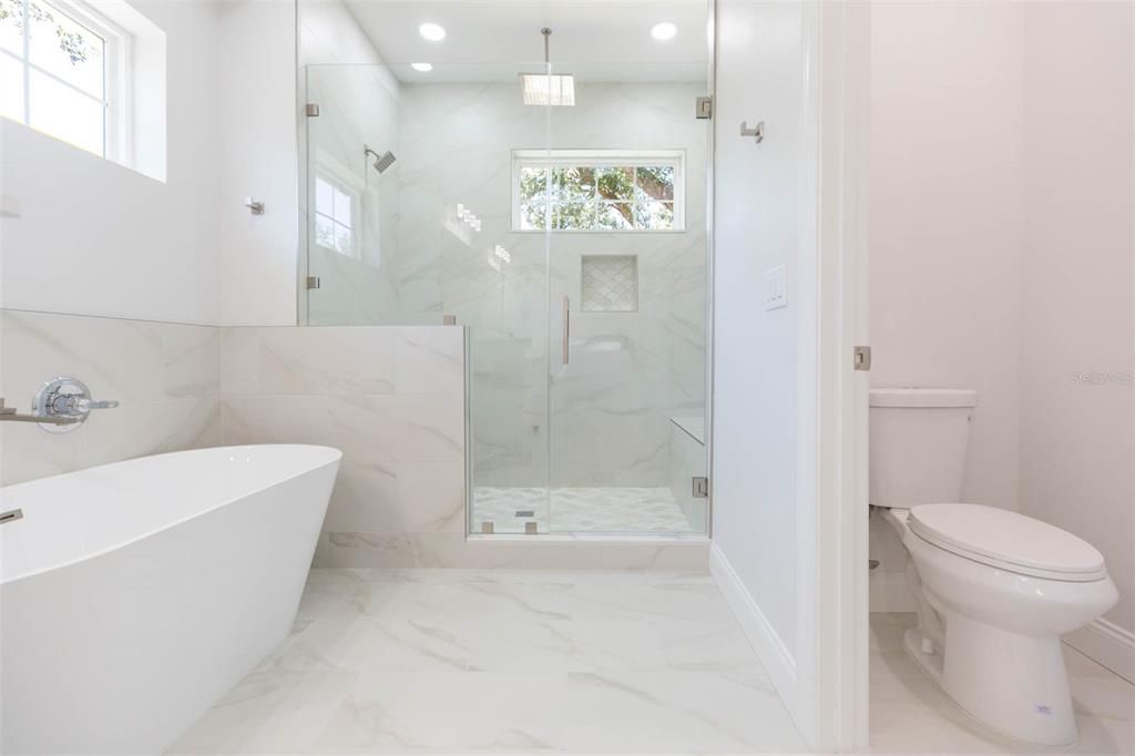 На продажу: $1,100,000 (4 спален, 3 ванн, 2697 Квадратных фут)