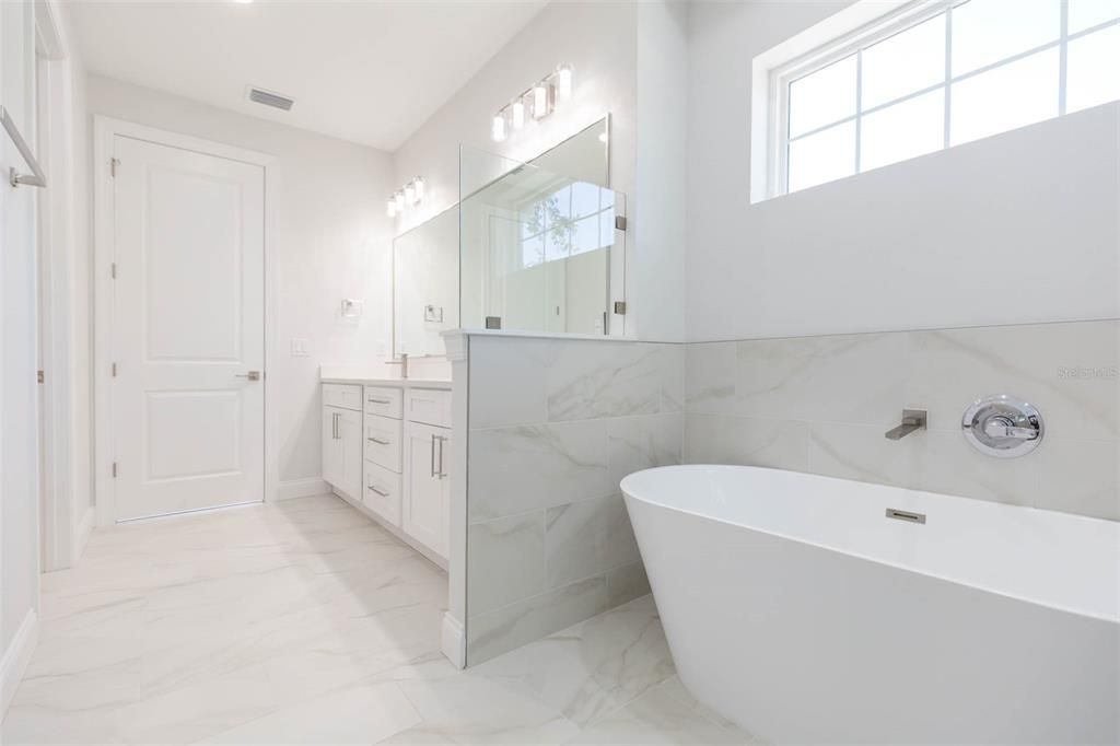 На продажу: $1,100,000 (4 спален, 3 ванн, 2697 Квадратных фут)