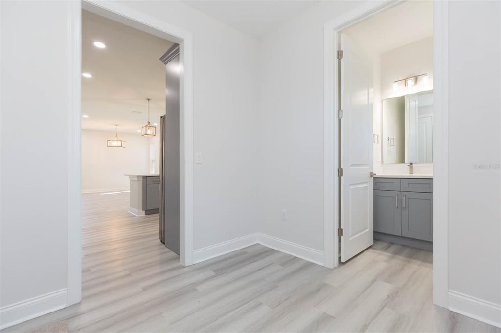 На продажу: $1,100,000 (4 спален, 3 ванн, 2697 Квадратных фут)