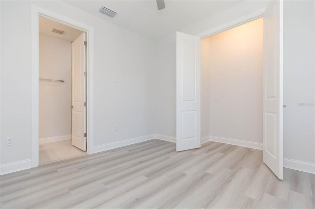 На продажу: $1,100,000 (4 спален, 3 ванн, 2697 Квадратных фут)