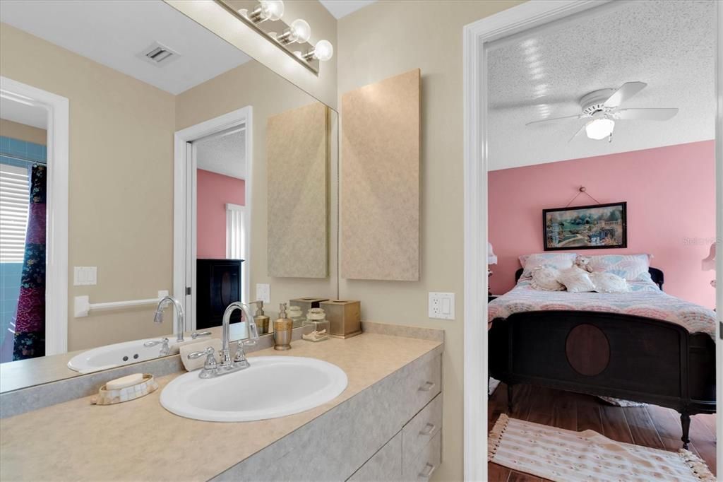 待售: $625,000 (4 贝兹, 3 浴室, 2245 平方英尺)