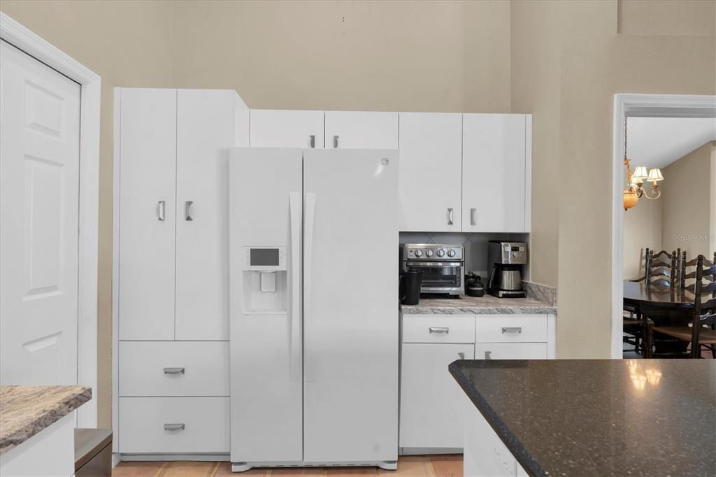 待售: $625,000 (4 贝兹, 3 浴室, 2245 平方英尺)