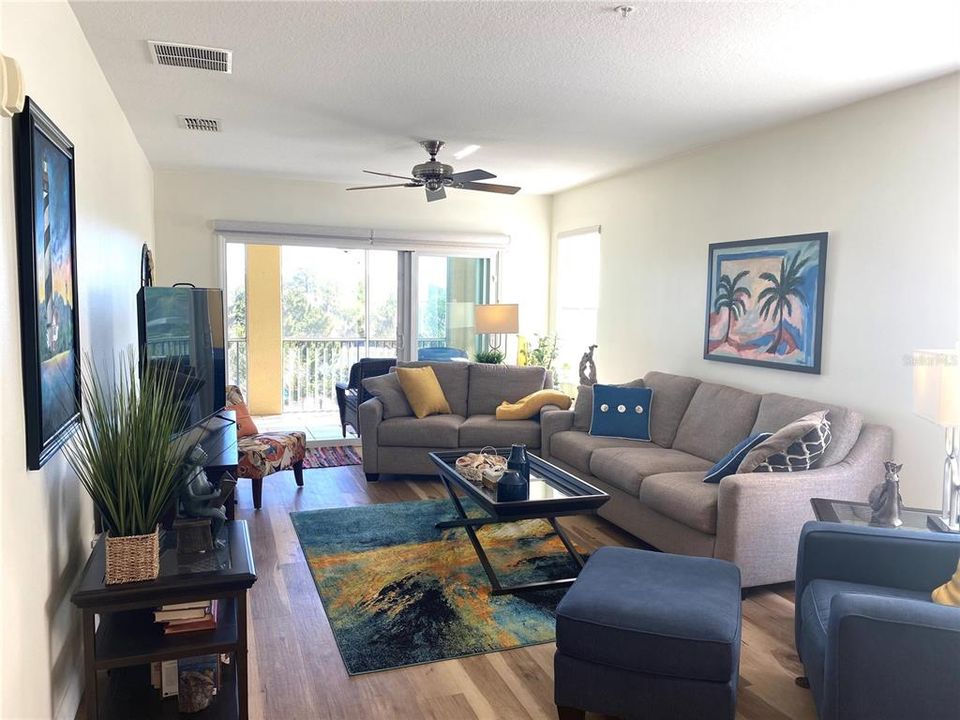 For Sale: $495,000 (3 beds, 2 baths, 1712 Square Feet)