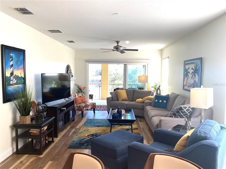 For Sale: $495,000 (3 beds, 2 baths, 1712 Square Feet)