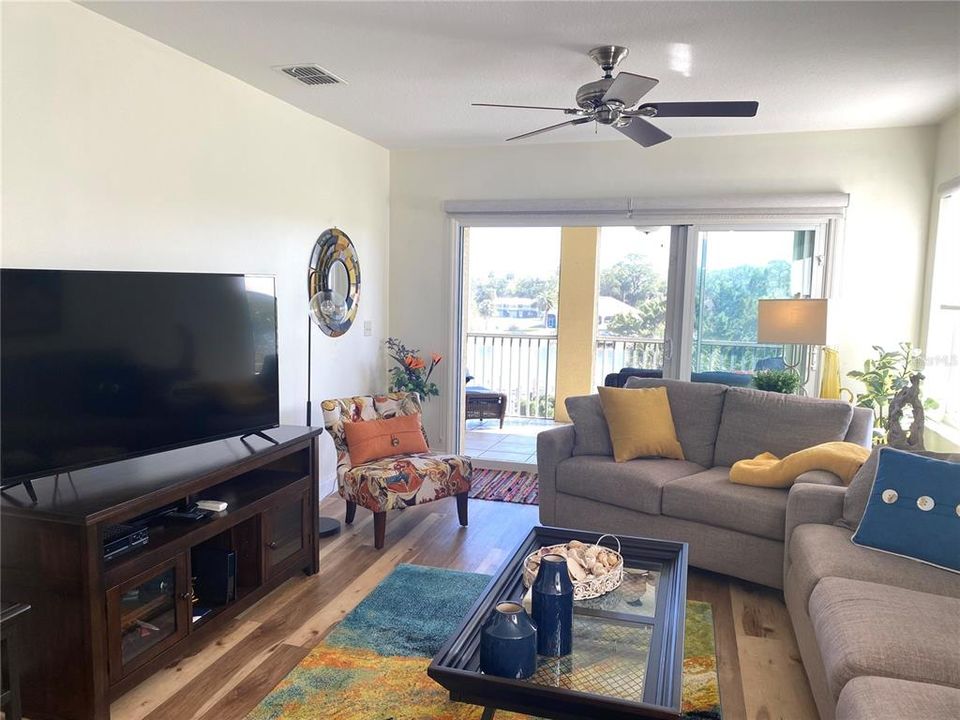 For Sale: $495,000 (3 beds, 2 baths, 1712 Square Feet)
