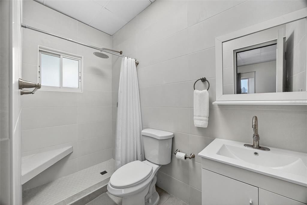 For Sale: $1,395,000 (5 beds, 5 baths, 2867.19 Square Feet)