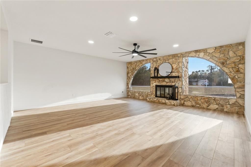 For Sale: $597,700 (5 beds, 3 baths, 2934 Square Feet)