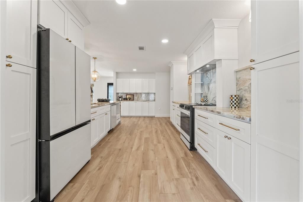 For Sale: $597,700 (5 beds, 3 baths, 2934 Square Feet)