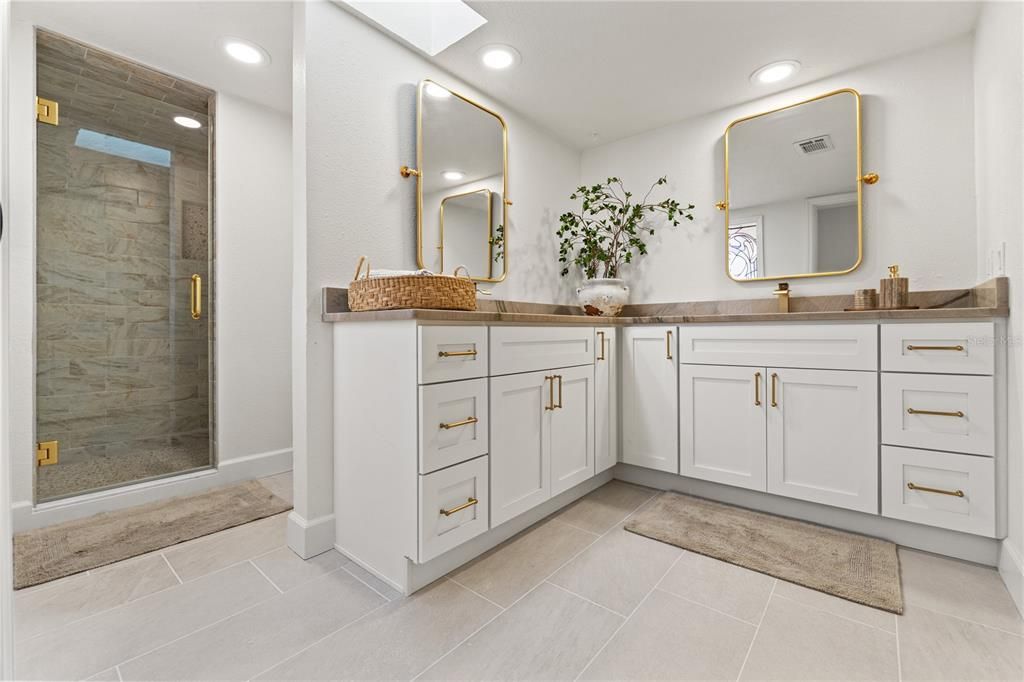 For Sale: $597,700 (5 beds, 3 baths, 2934 Square Feet)