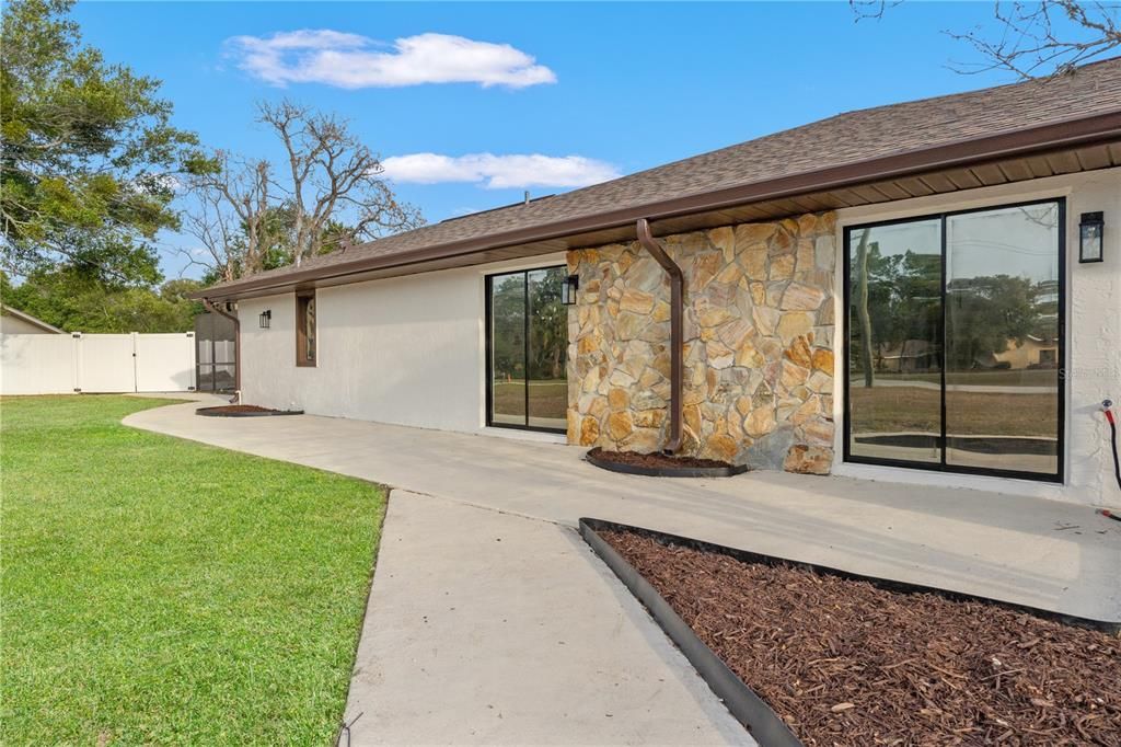 For Sale: $597,700 (5 beds, 3 baths, 2934 Square Feet)