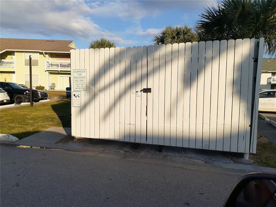 For Rent: $1,875 (2 beds, 2 baths, 898 Square Feet)