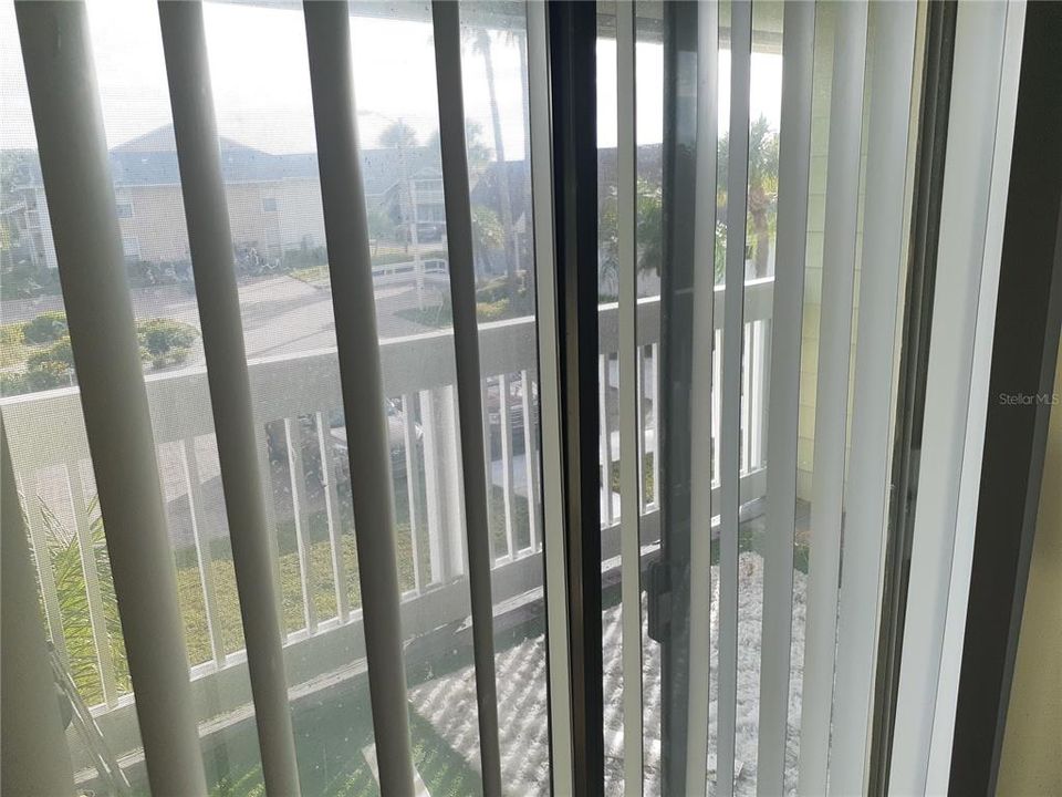 For Rent: $1,875 (2 beds, 2 baths, 898 Square Feet)