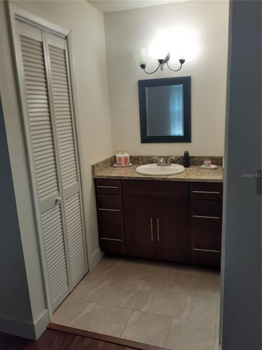 For Rent: $1,875 (2 beds, 2 baths, 898 Square Feet)