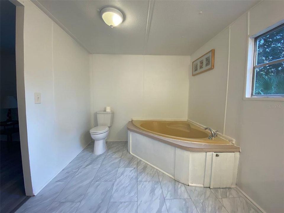 En Venta: $25,000 (2 camas, 2 baños, 868 Pies cuadrados)