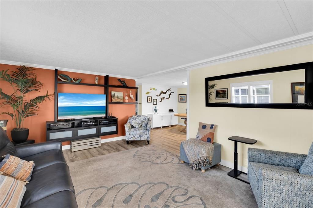 待售: $162,500 (2 贝兹, 2 浴室, 1055 平方英尺)