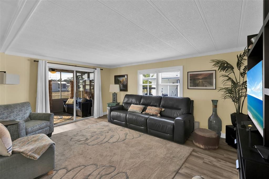 待售: $162,500 (2 贝兹, 2 浴室, 1055 平方英尺)