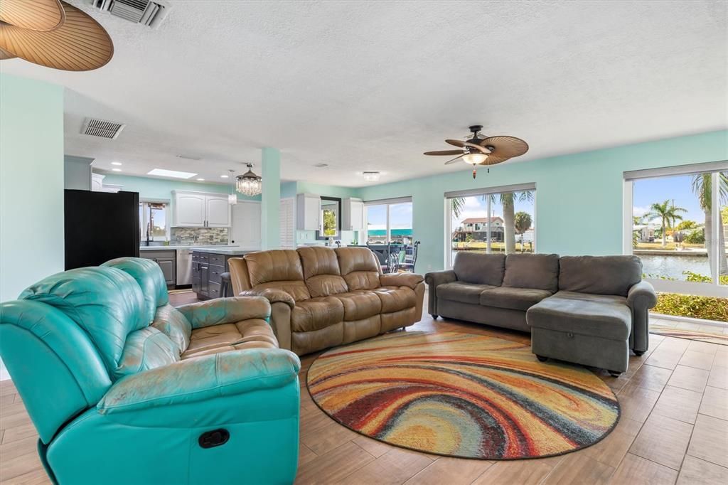 For Sale: $493,000 (3 beds, 2 baths, 1532 Square Feet)