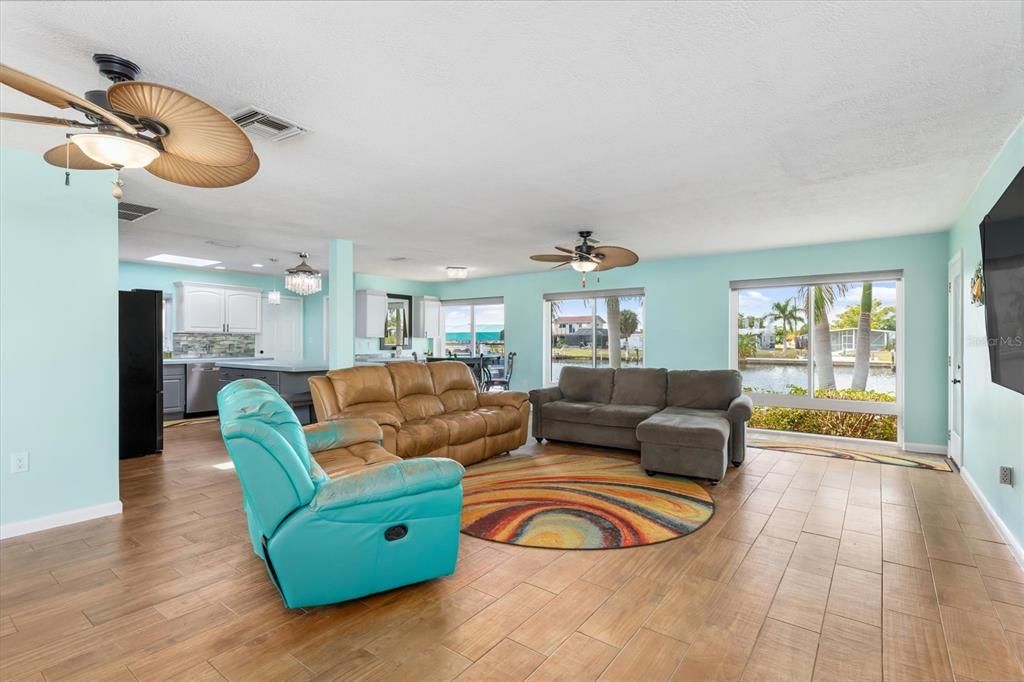 For Sale: $493,000 (3 beds, 2 baths, 1532 Square Feet)