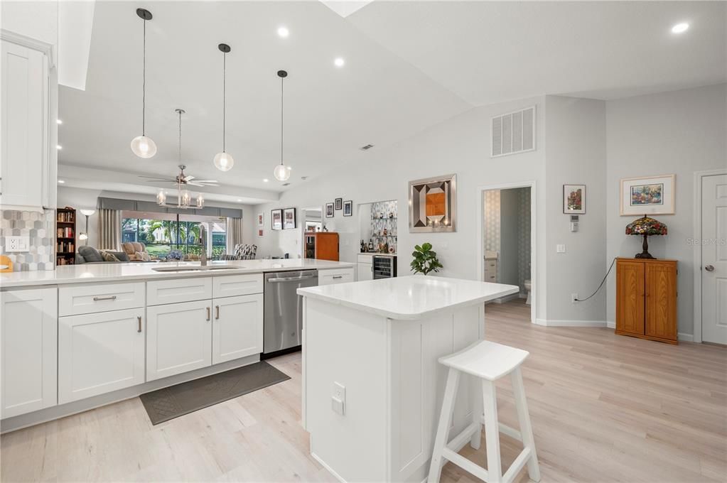 待售: $319,000 (3 贝兹, 2 浴室, 2006 平方英尺)